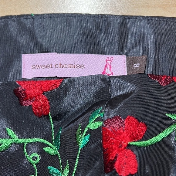 SWEET Chemise Strapless Black Satin with Embroidered Roses Size 8 - Picture 11 of 12